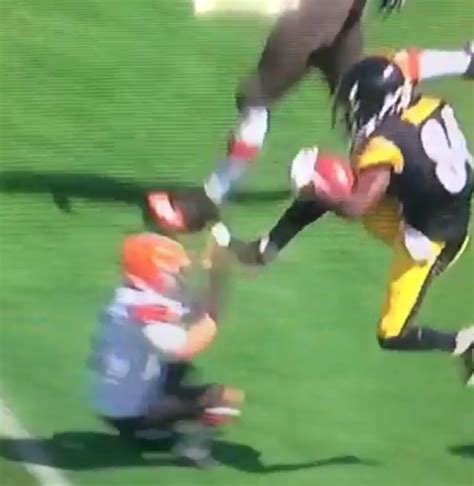 Antonio Brown With Sweet Chin Music to Browns Punter (Video ...