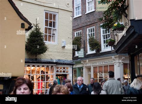 Shambles christmas york yorkshire england hi-res stock photography and images - Alamy