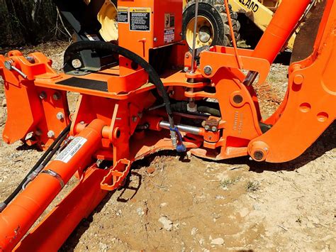 KUBOTA BACKHOE ATTACHMENT BH-92 S/N A6645, FITS TRACTOR 24" BUCKET - J ...