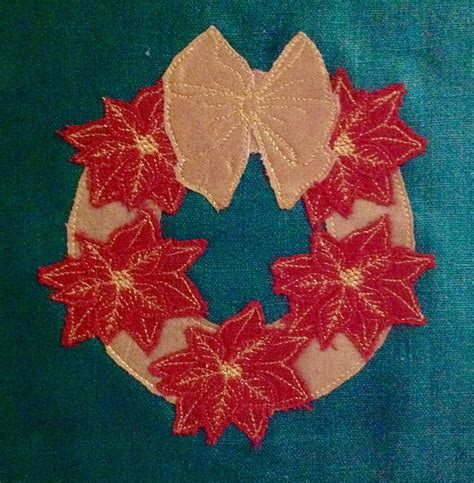 Raw Edge Applique Design 'poinsettia Wreath' - Etsy