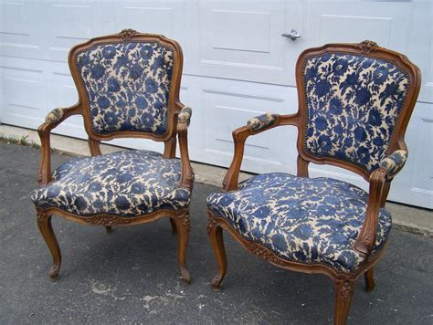 Set of Vintage victorian Style chairs, carved wood chairs, classic ...