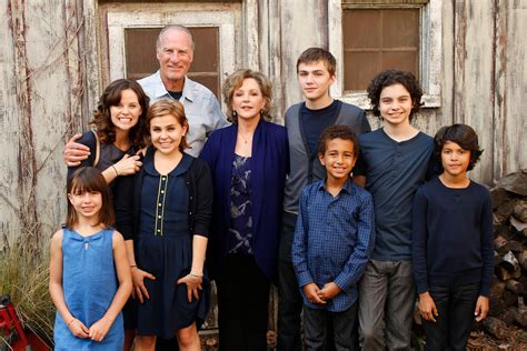 Parenthood: Behind the Scenes: Family Portrait Photo: 175421 - NBC.com