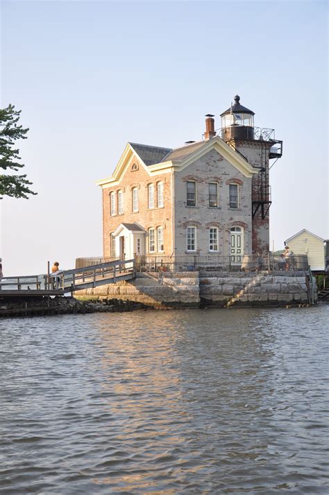 Saugerties Lighthouse NY | Lighthouses usa, Beautiful lighthouse, Lighthouse