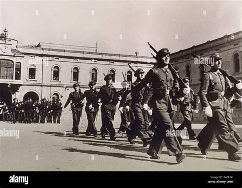 Spanish Civil War (1936-1939). Military Parade of the Republican People ...