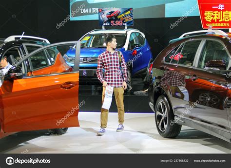 Visitors Try Out Look Plug Hybrid Suvs Byd Display Auto — Stock Editorial Photo © ChinaImages ...