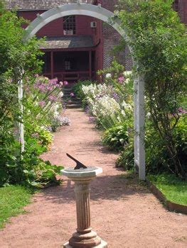 Yard Envy: Garden Sundials Make Perfect Gifts