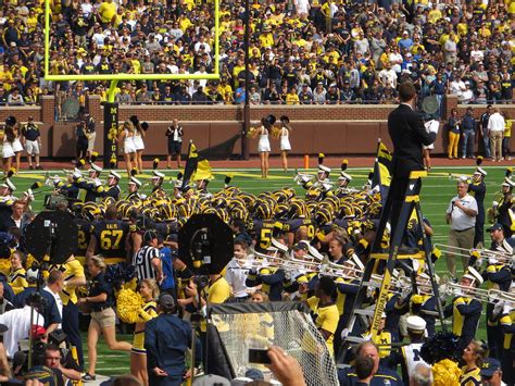 Michigan Wolverines Take the Field, BYU vs. Michigan, Mich… | Flickr