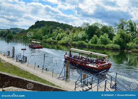 Pleasure Boats on the River Dordogne Editorial Photo - Image of excursion, shore: 40986681