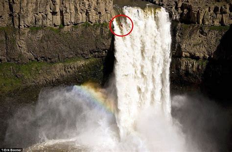 Kayaker Tyler Bradt Who Paddled over Palouse Falls | Spokane Historical