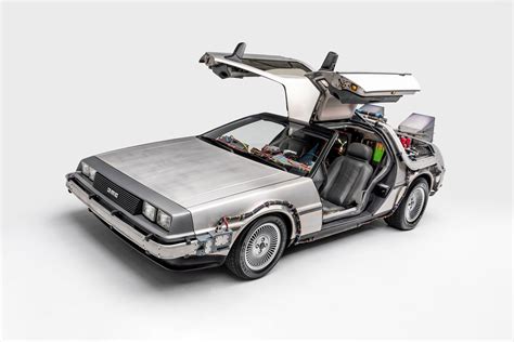 DeLorean DMC-12 time machine from the BACK TO THE FUTURE movies. | Back to the future, Delorean ...