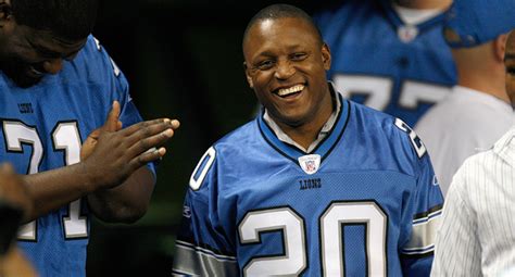 Barry Sanders Highlights: 7 Unbelievable Runs By The Lions' Legend