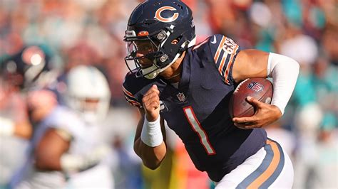 Experts predict the Chicago Bears’ 2023 record