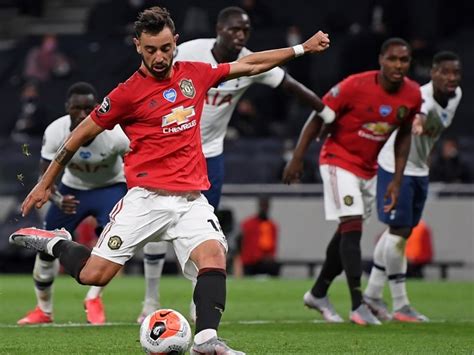 Bruno Fernandes Penalty Earns Manchester United Draw Against Tottenham | Football News