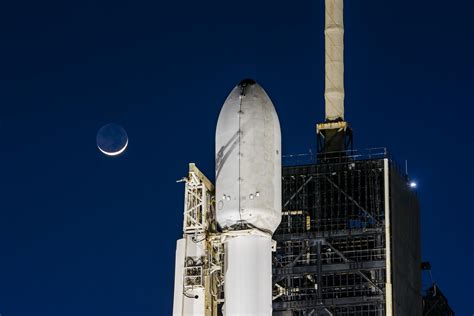 Intuitive Machines' Lunar Lander En Route to the Moon After SpaceX ...