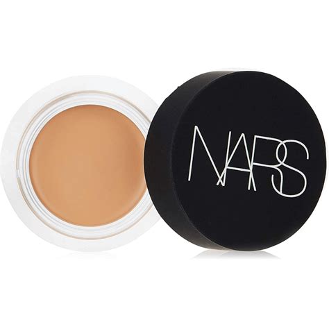 Best Concealer for Oily Skin for a Fresh, Bright Look!