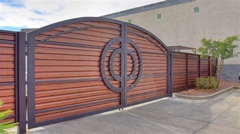 50+ Amazing Wood Gate Fence Ideas - DIY Wooden Gate Designs | Front gate design, Home gate ...