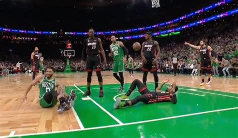 Video: Jayson Tatum In Serious Pain After Unfortunate Injury - The Spun