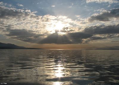 Ningún lugar está lejos... en RD: Amanecer en el lago Enriquillo