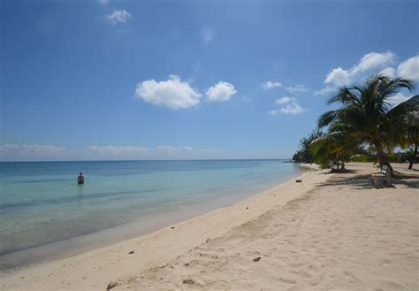 Living in Utila, Honduras - What's it like? My Month On The Island