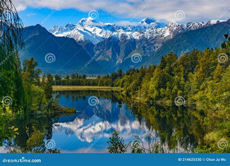 Lake Matheson in South Island, New Zealand Stock Photo - Image of ...