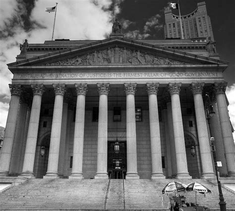 The US Supreme Court Building | New york tours, Supreme court building ...