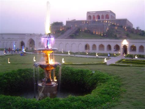 Beautiful Hyderabad City: Taramati Baradari Fort