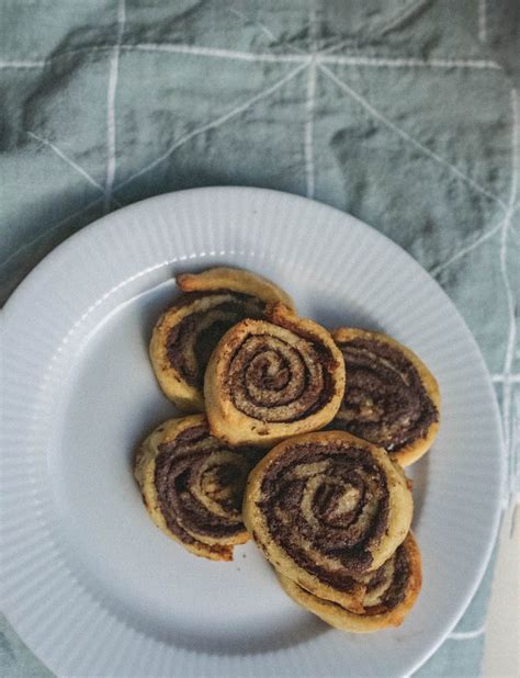 Close-up of a Cinnamon Roll · Free Stock Photo