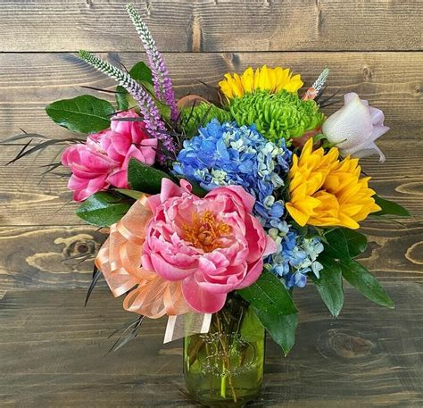 12 Best Options for Flower Delivery in Fresno, CA (2022) - Petal Republic