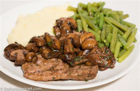 Veal Escalope with Mushrooms and Marsala (Scaloppine ai Funghi e Marsala) – Stefan's Gourmet Blog