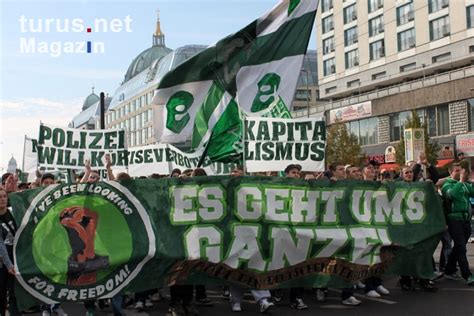 Foto: Fans des SV Werder Bremen auf der Fandemo 2010 in Berlin - Bilder ...