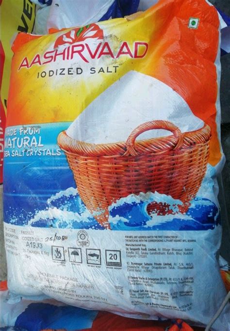 Aashirvaad Iodized Salt at best price in Bengaluru by Sri Maheshwari Traders | ID: 21843761191