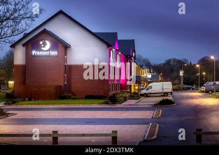 Premier Inn hotel after dark in Redditch, Worcestershire, England, UK Stock Photo - Alamy