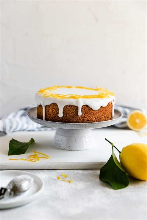 Zesty lemon cake | Anna Banana