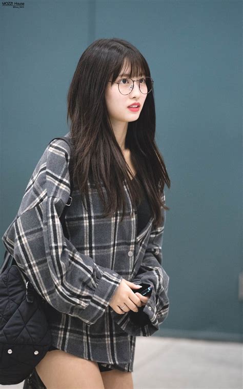 Twice-Momo 180827 Incheon Airport from Indonesia Kpop Fashion, Korean ...