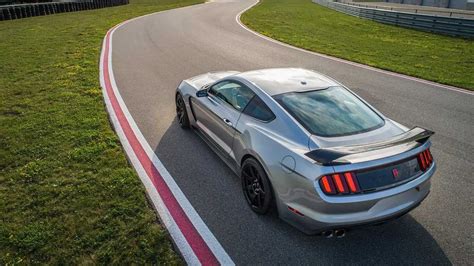 Ford Mustang Shelby GT350 Officially Discontinued For 2021 | AutoMoto Tale