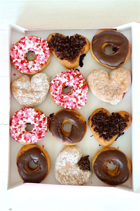 Dunkin' Donuts Valentines Day Flavors Are Here! - Momdot.com