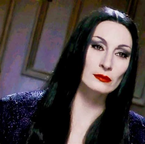 Psychology of Inspirational Women: Morticia Addams | The Mary Sue