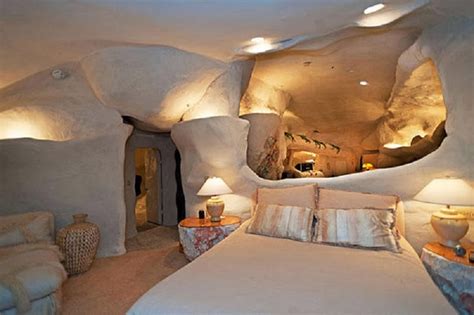 There’s A $3.25 Million Dollar Villa Modeled After The Flintstones ...