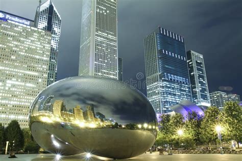 Chicago Bean at night editorial stock photo. Image of skyline - 15966143