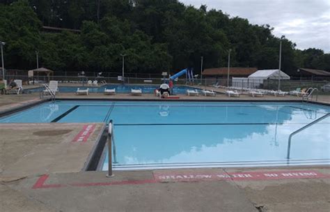 Facility Spotlight: Robinson Township Pool | Jeff Ellis Management