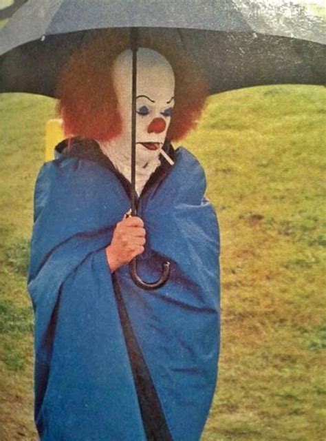 Tim Curry as Pennywise the Clown in IT (1990) behind the scenes | Scary ...