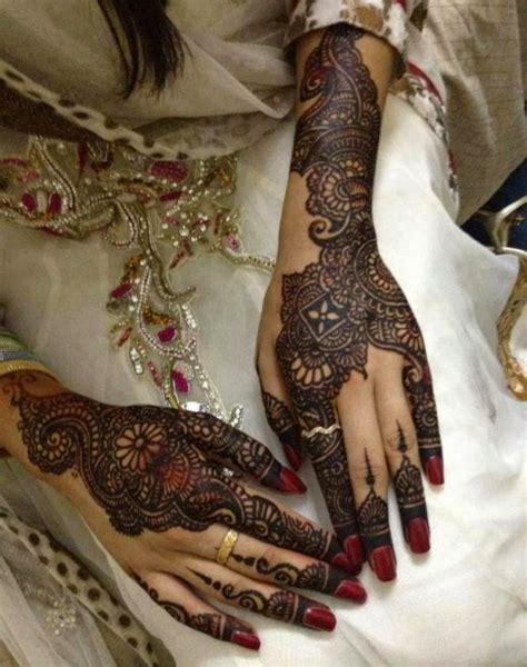 Showcase of Back Hand Mehndi Designs for Eid Ul Adha 2015 - SheClick.com