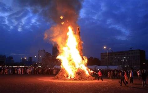 the burning of bone fire in Meskel festival | Ethiopian beauty, Constantine the great, Ethiopia