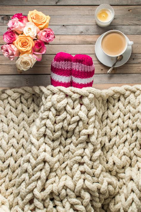 How to Make a Cozy Finger Knit Blanket in Two Hours