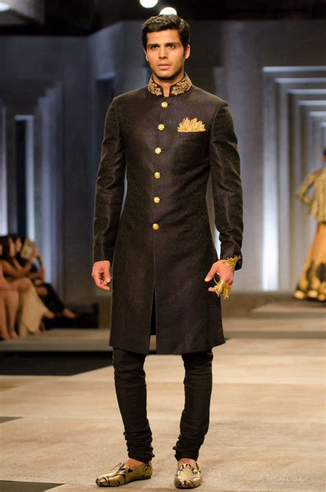 Pin on Men's fashion | Mens indian wear, Wedding dresses men indian, Wedding outfit men