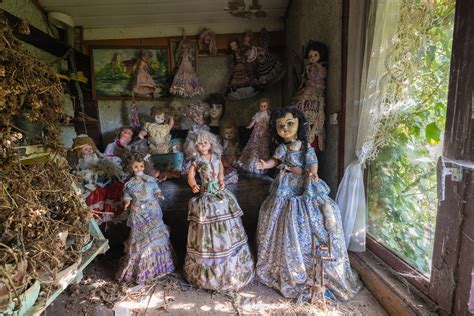 I Discovered An Abandoned House In France Filled With ‘Demonic’ Dolls ...