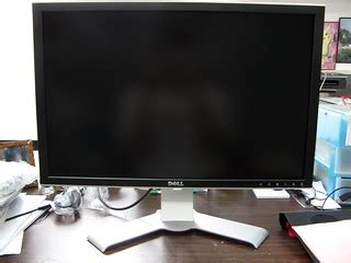Dell 2407WFP 24-inch Widescreen UltraSharp LCD Monitor (fr… | Flickr