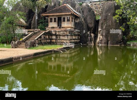 Isurumuniya Vihara Cave Temple, Sacred City of Anuradhapura, Sri Lanka Stock Photo - Alamy