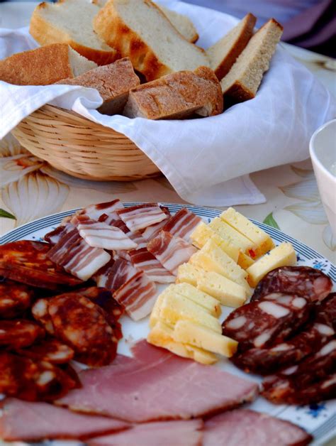 What is a traditional Croatian breakfast? | Croatia Week