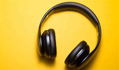 5 Best DJ Headphones Reviewed in 2024 | SKINGROOM